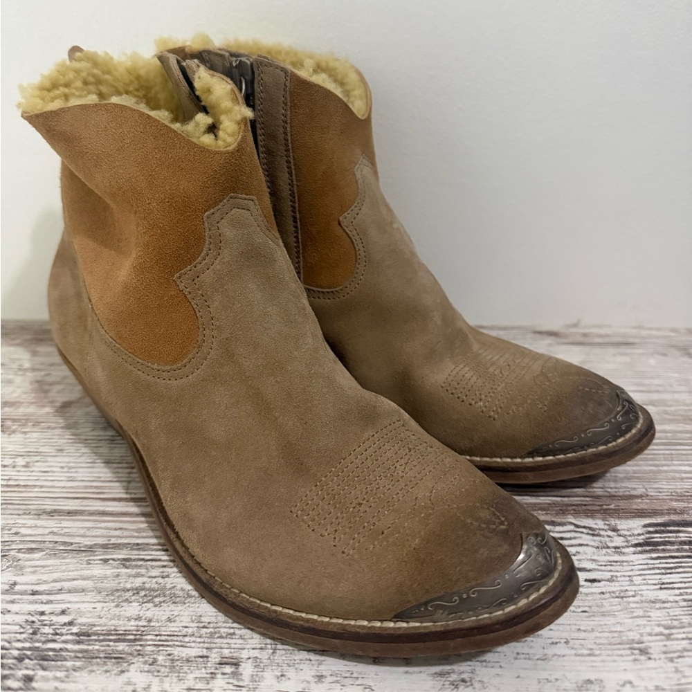 GOLDEN GOOSE 
Shearling-Lined Western Ankle Boots